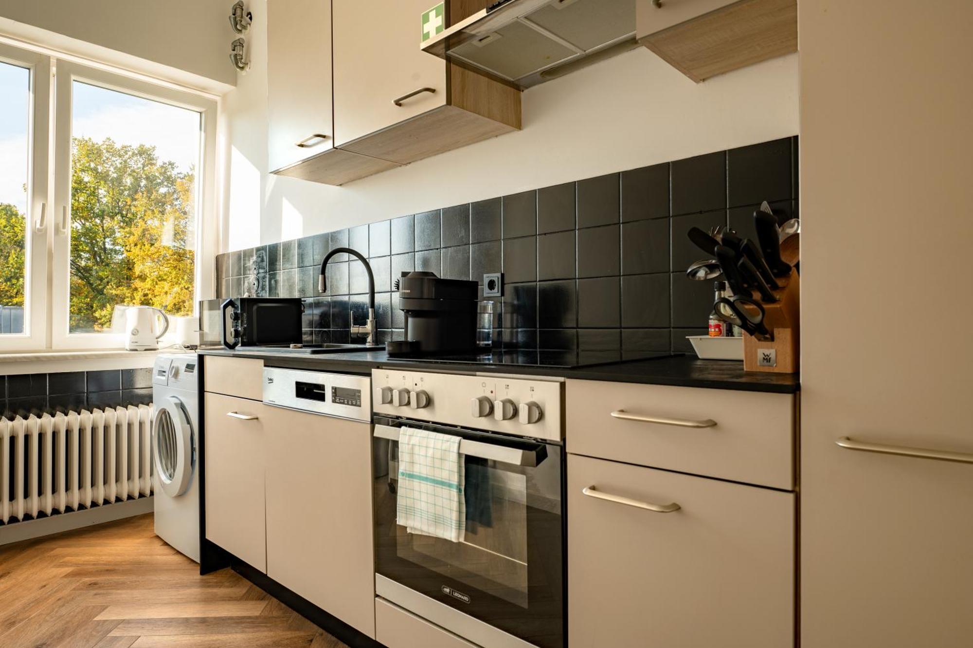Airport Apartment Fuer 4 - Smart Tv - Kueche - Echarger Hamburgo Exterior foto